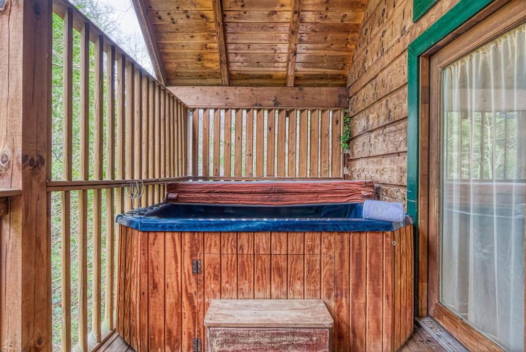 Mountain Eden, Hot Tub, Resort Pool, Wifi, 1089 Free Tickets Each Paid Day, Dollywood And More Gatlinburg Zewnętrze zdjęcie