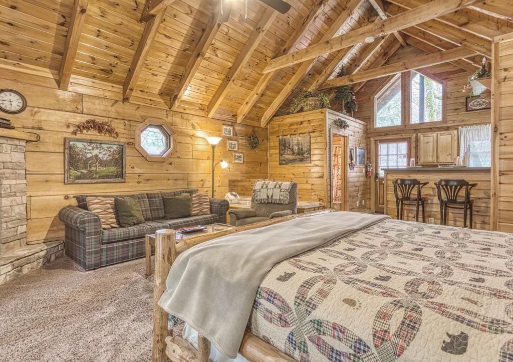 Mountain Eden, Hot Tub, Resort Pool, Wifi, 1089 Free Tickets Each Paid Day, Dollywood And More Gatlinburg Zewnętrze zdjęcie