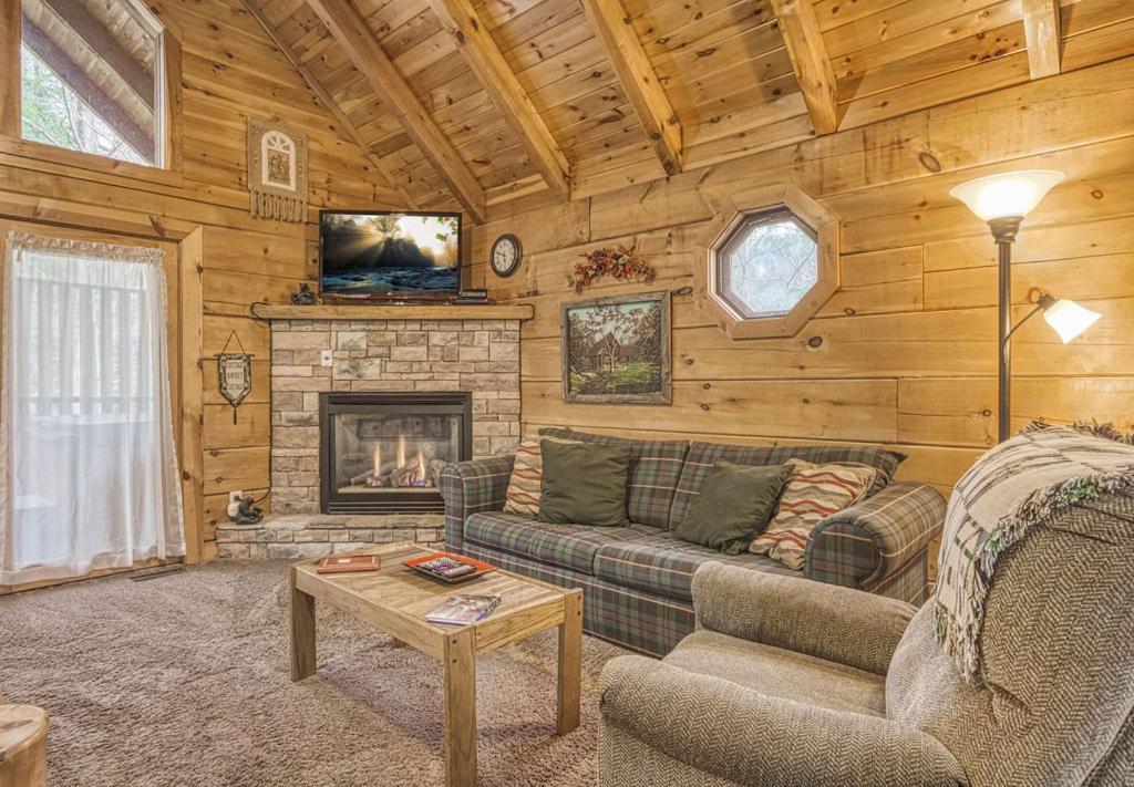 Mountain Eden, Hot Tub, Resort Pool, Wifi, 1089 Free Tickets Each Paid Day, Dollywood And More Gatlinburg Zewnętrze zdjęcie