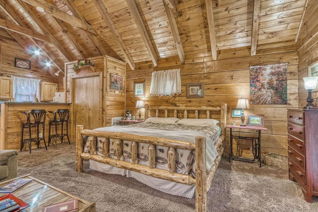 Mountain Eden, Hot Tub, Resort Pool, Wifi, 1089 Free Tickets Each Paid Day, Dollywood And More Gatlinburg Zewnętrze zdjęcie